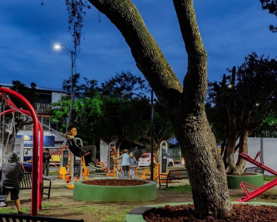 Áreas recreativas y arbolado del parque Módulo de Bomberos de Cuautlixco