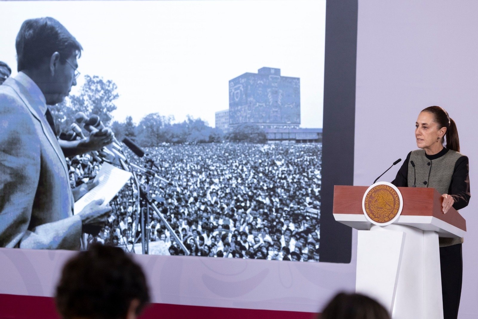 Claudia Sheinbaum durante una conferencia en Palacio Nacional
