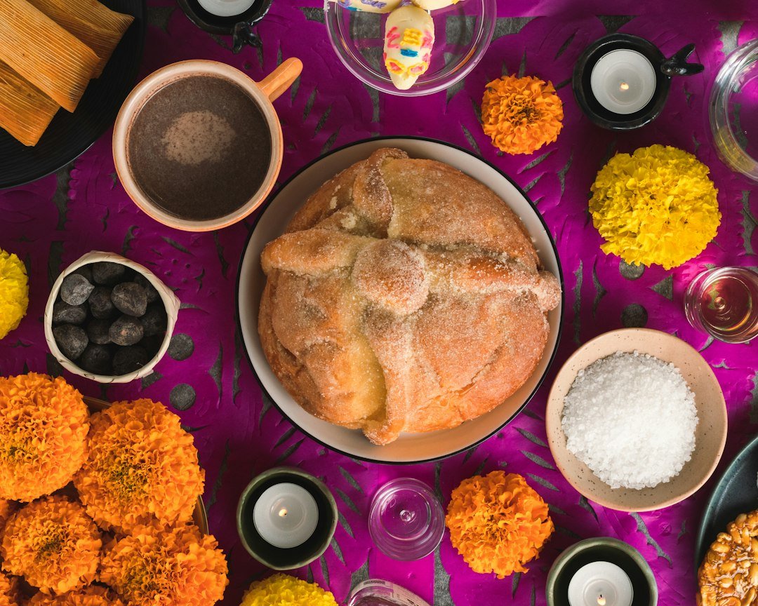 Imagen ilustrativa para Pan de muerto en CDMX 2026: precios y opciones en Roma, San Ángel y Reforma
